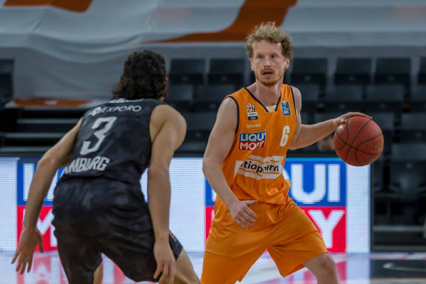 曼城在瓜迪 曼城在瓜迪